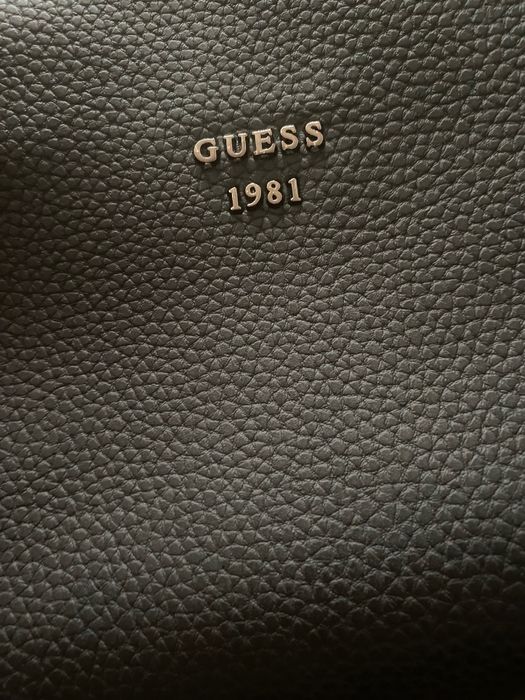 Дамска чанта Guess