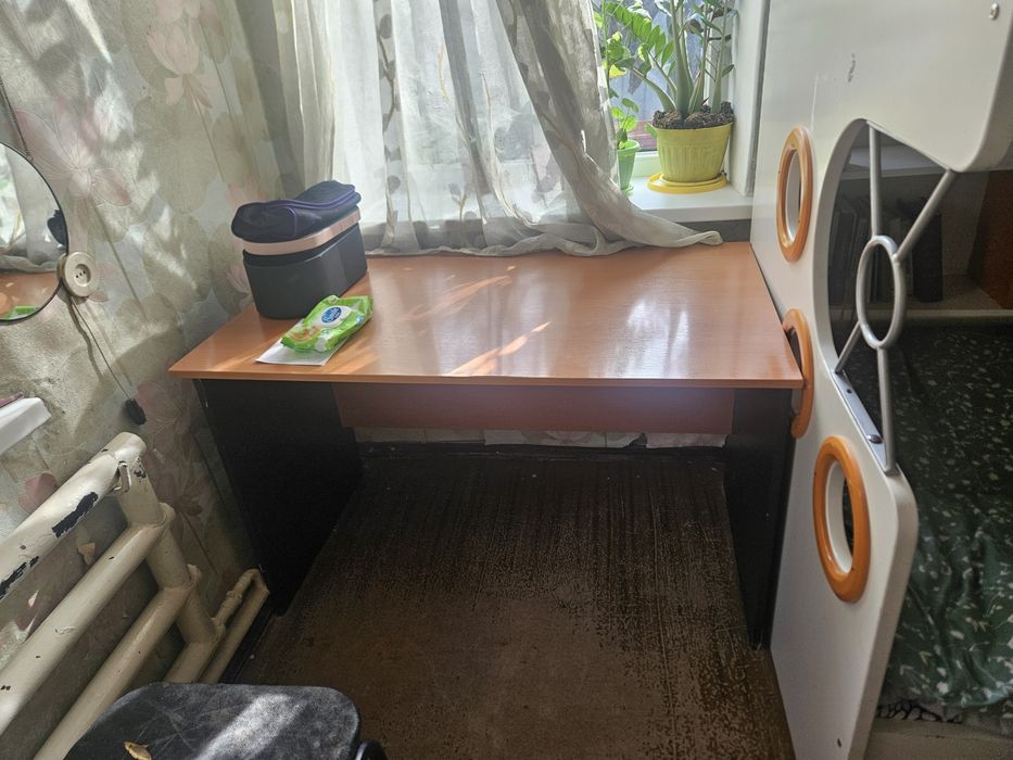 Продам письменный столл