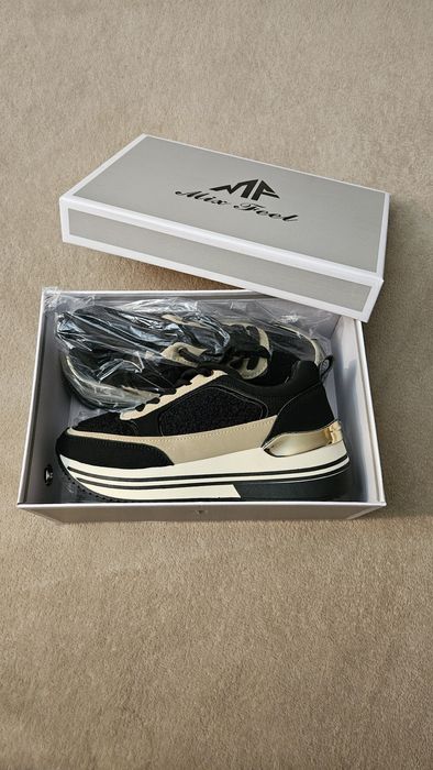 Дамски маратонки