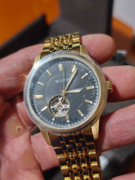 Нов автоматичен часовник Bulova -2бр
