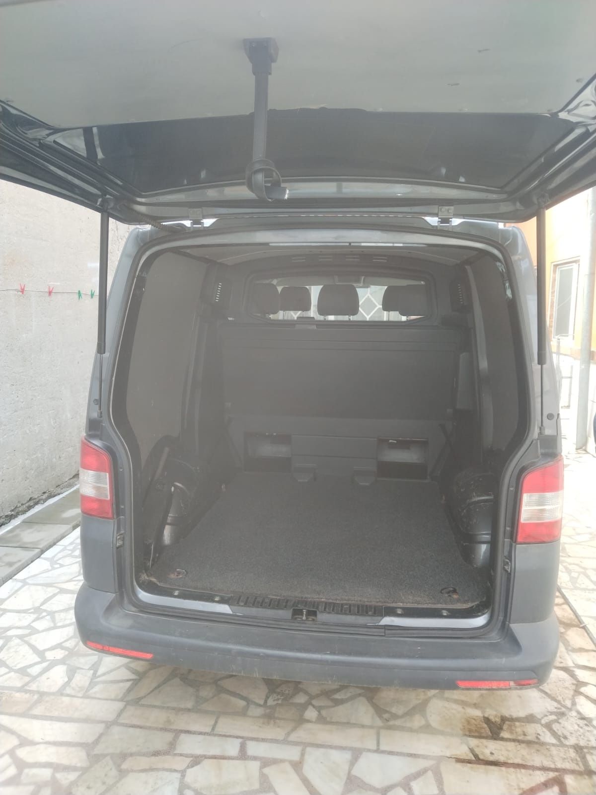 Vând Volkswagen Transporter double cab 5locuri