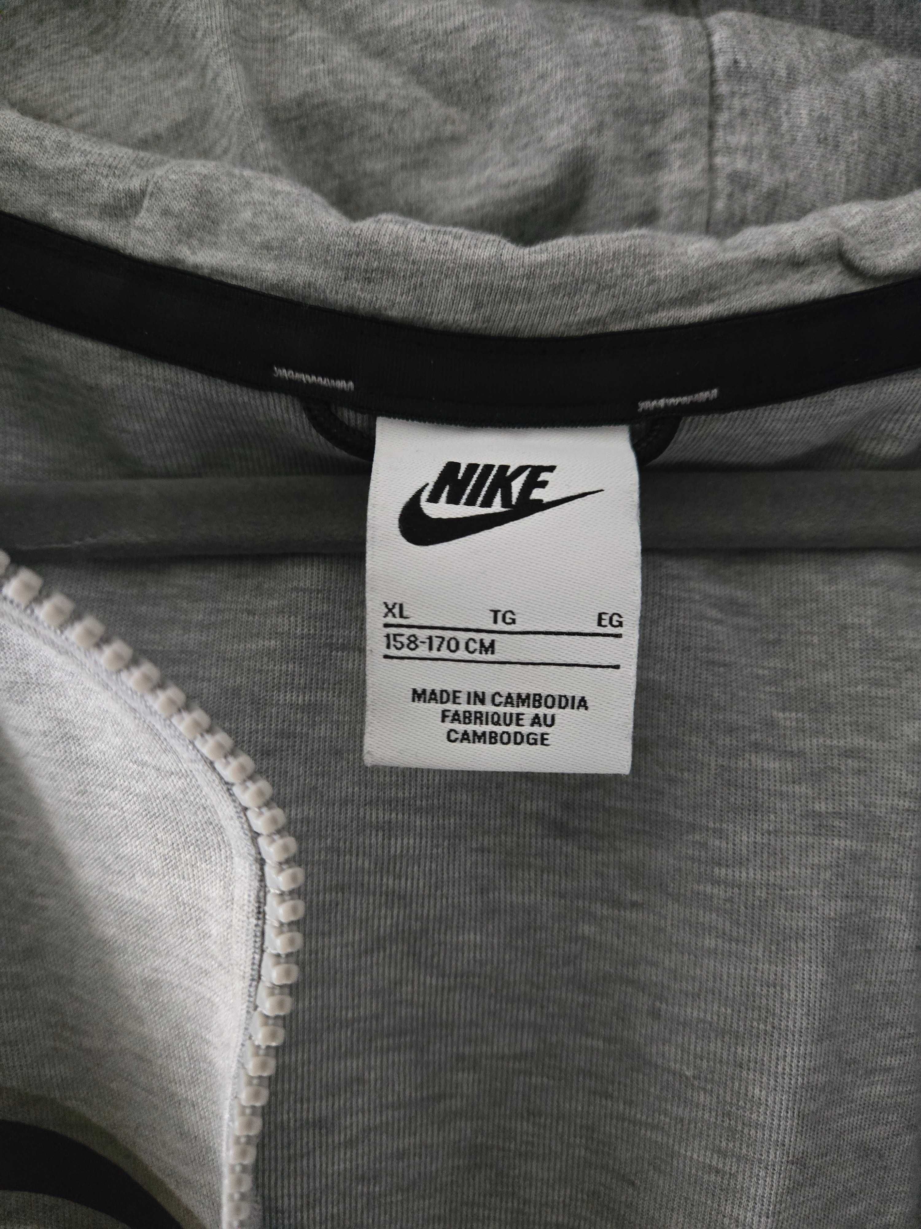 Детски анцунг Nike tech, Перфектно състояние, 13-15 години, Оригинален