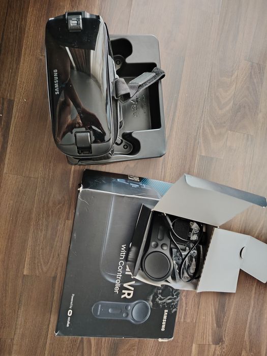 Gear VR with controller