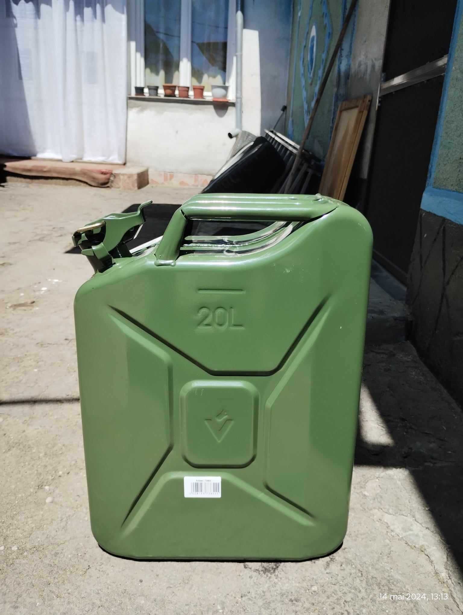 Canistră metalică pentru combustibili Valpro 20L, verde