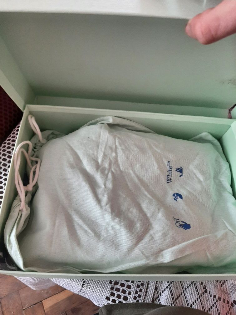 Of wite ff-white vulcanized