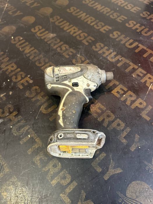 Тяло макита MAKITA 18 вилата литиеви батерии импактор винтоверт