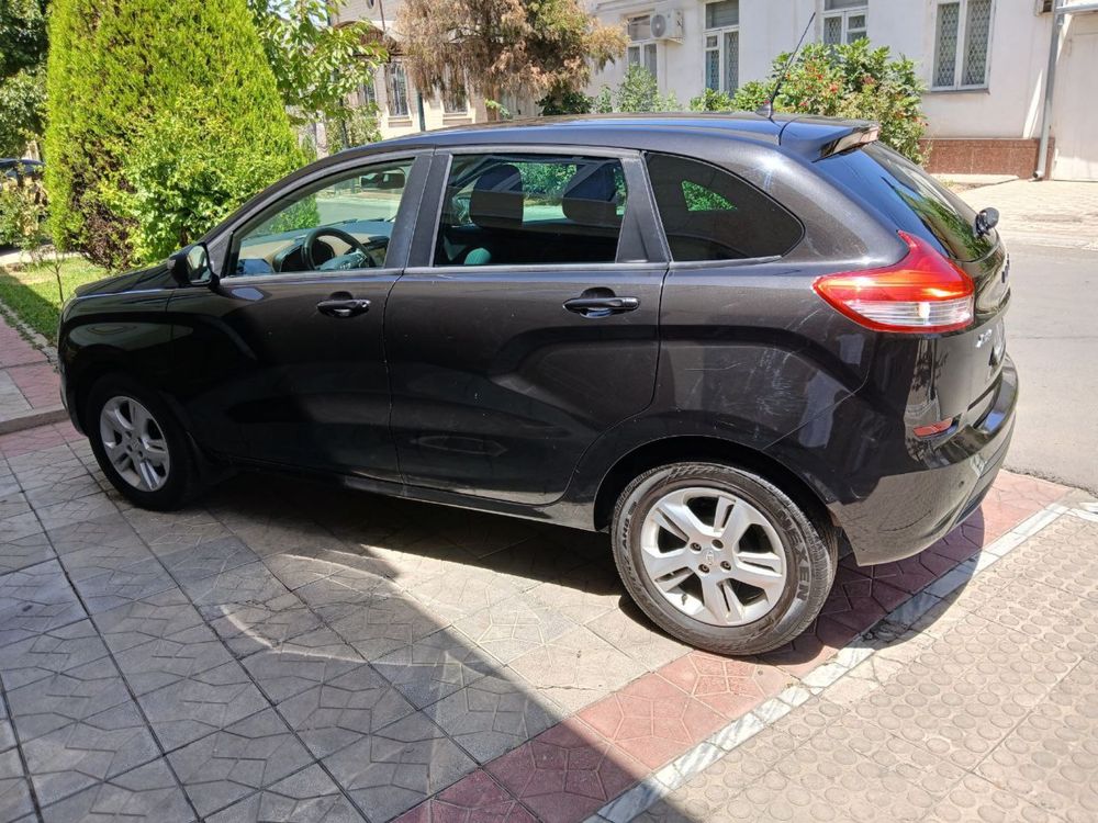 Lada Xrey supper avtomat karobka  2019 toza moshina stochna sotladi