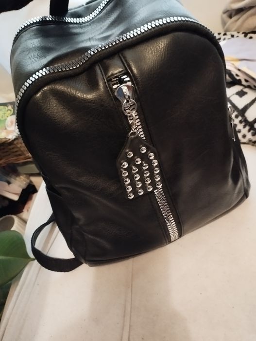 Черна Кожена раница