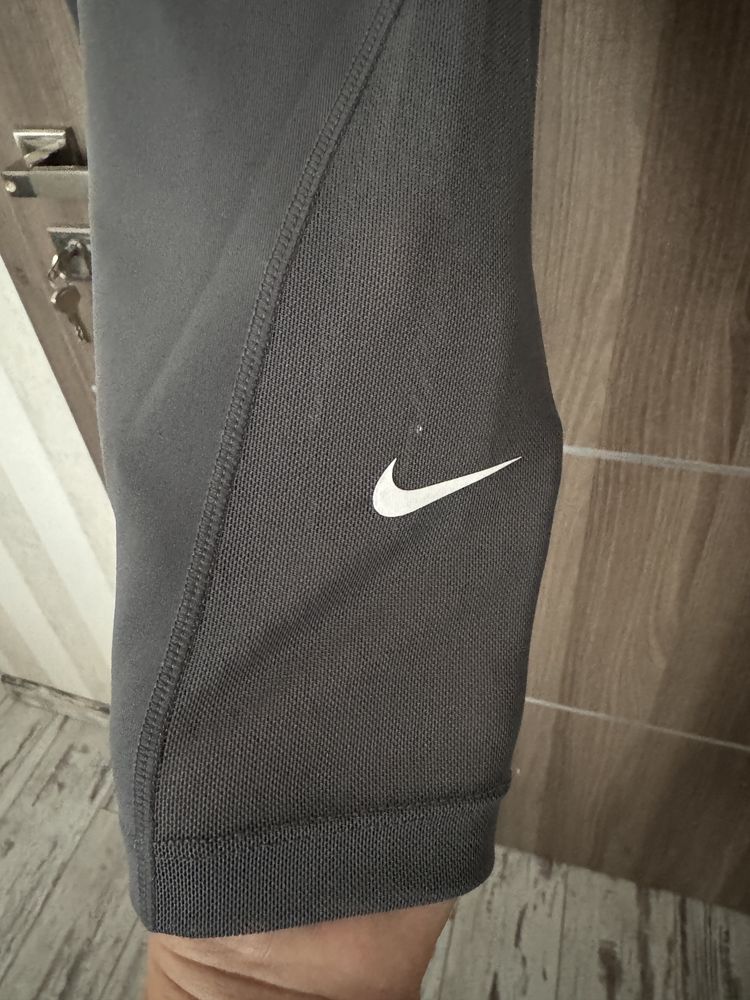 Nike оригинален НОВ дамски клин XS размер