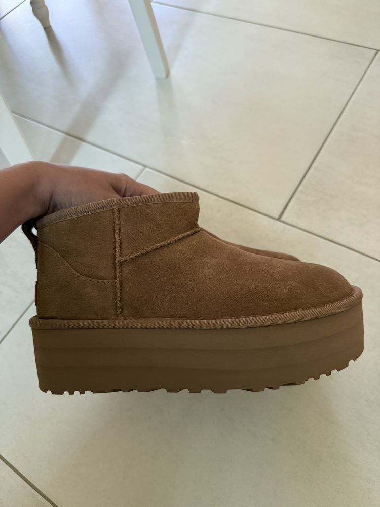 Womens UGG  mărimea 39 noi nouti