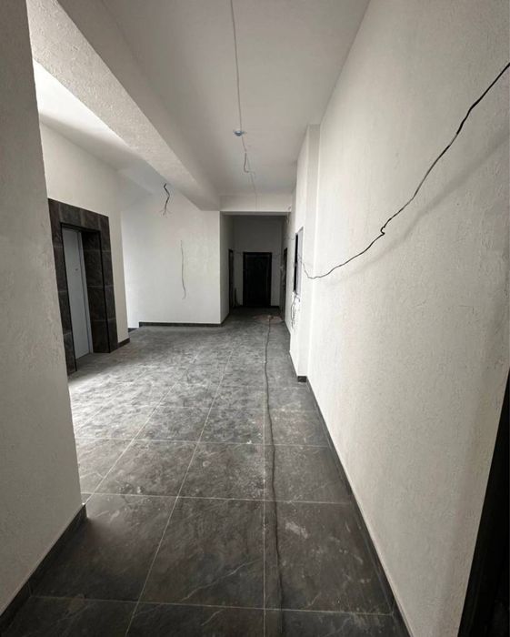 Ялангач срочно продается квартира новостройка 2/2/5 коробка