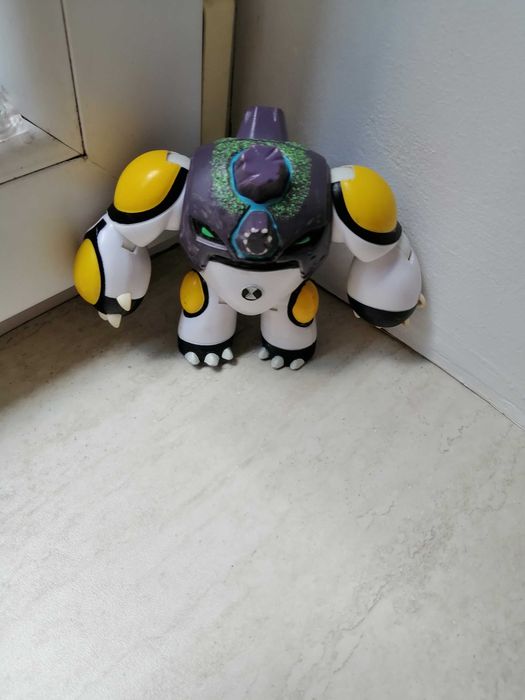 Фигурки от Бен Тен