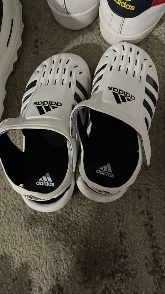 Sandale copii Adidas original marimea 32