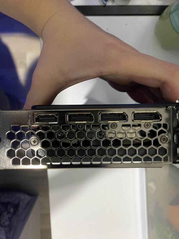 3060 palit 12gb vram чисто нова само без външната част на кутията
