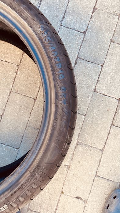 Anvelope 235/40/r19