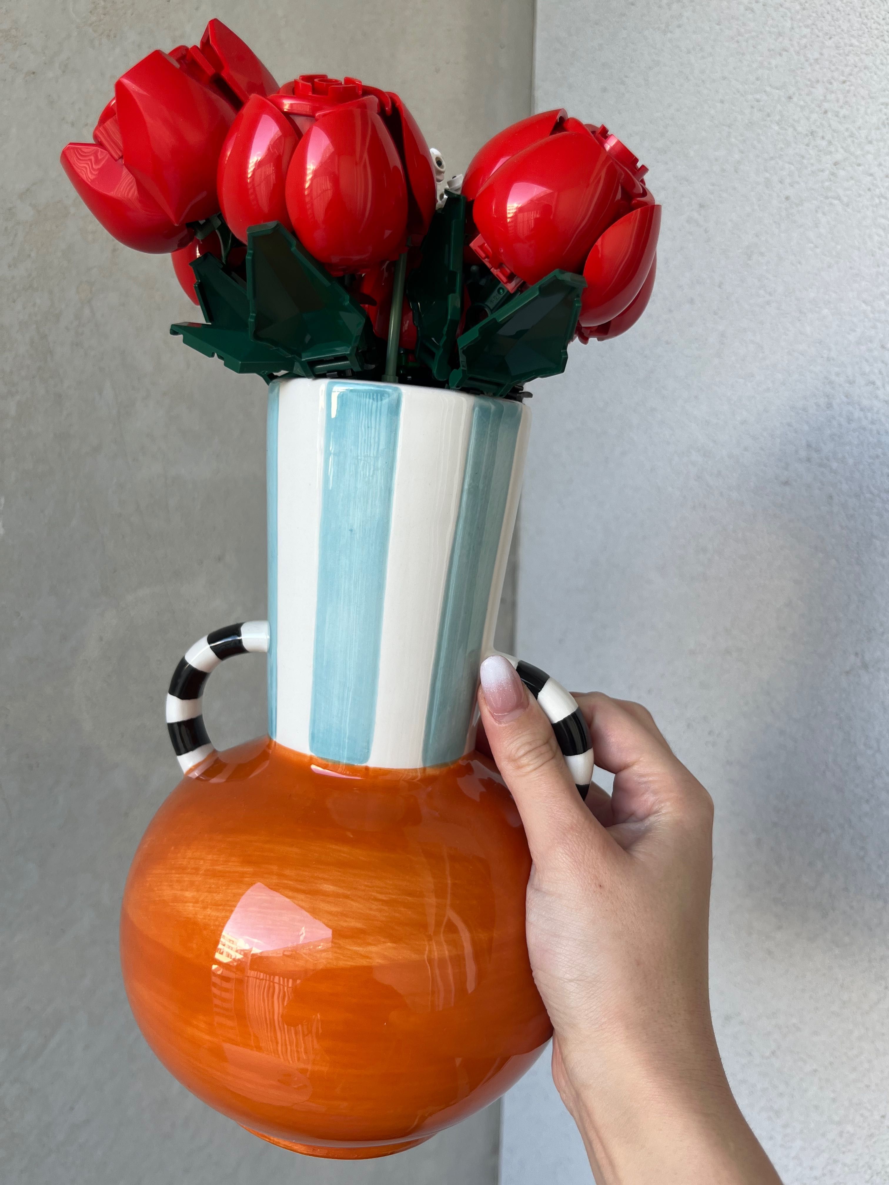 Модерна керамична ваза