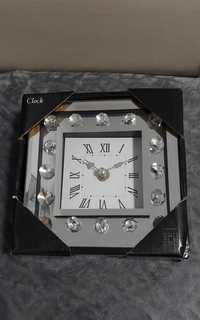 Ceas de masa cu diamante artificiale, 15 x 15 cm