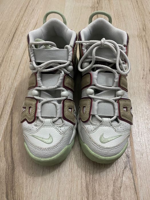 Adidasi Nike sportswear air more