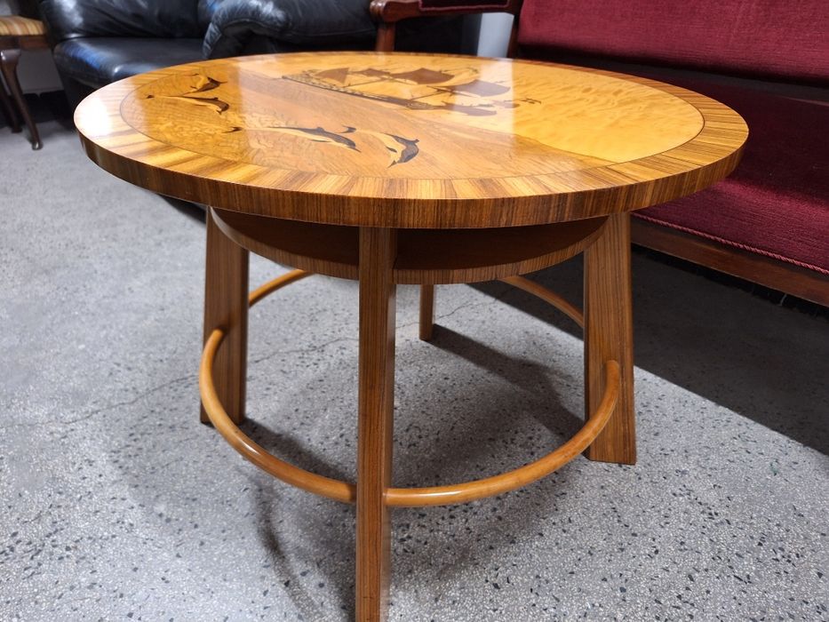 Маса с богата Интарзия