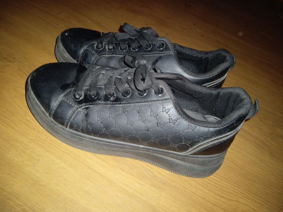 Оригинални маратонки Адидас и официални обувки