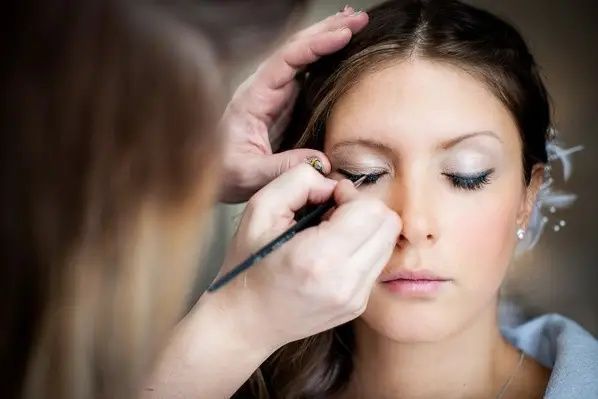 Cursuri /// Extensii Gene /// Make-Up Professional Iași ///