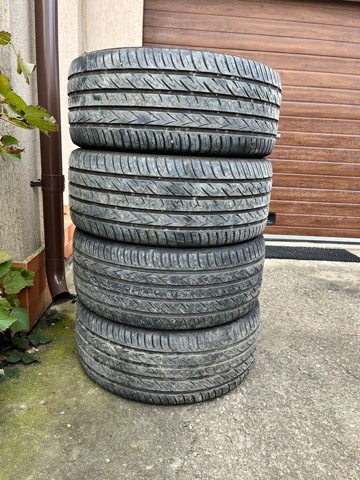 Vând anvelope vară 275/45R20