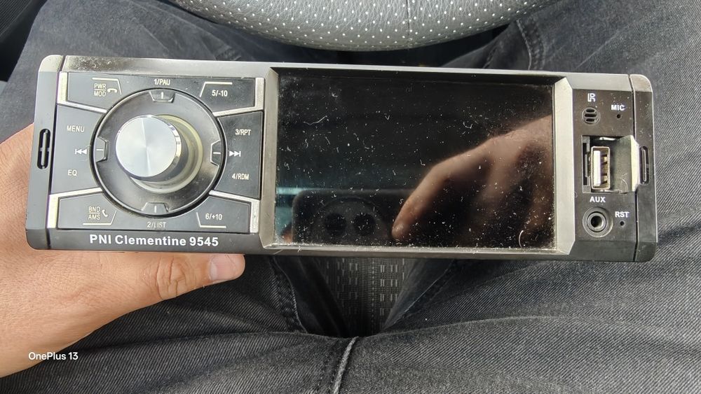 Vand casetofon auto Pni Clementine cu display mare