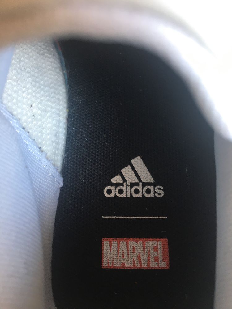 Детски маратонки Adidas Marvel