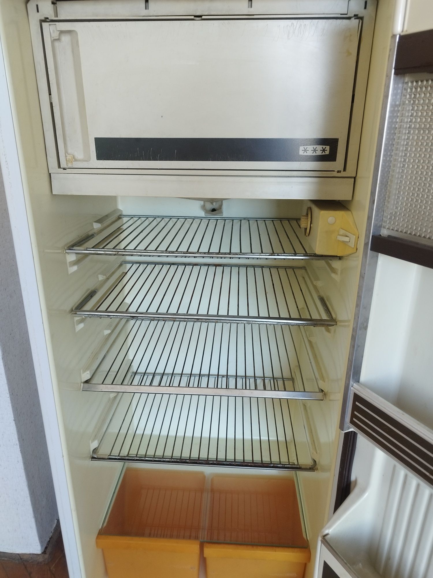 Хладилник МИНСК 16