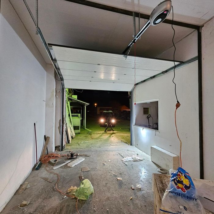 Usi de garaj Rezidentiale si industriale