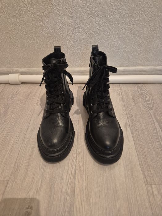 Продам ботинки зимние 38 р