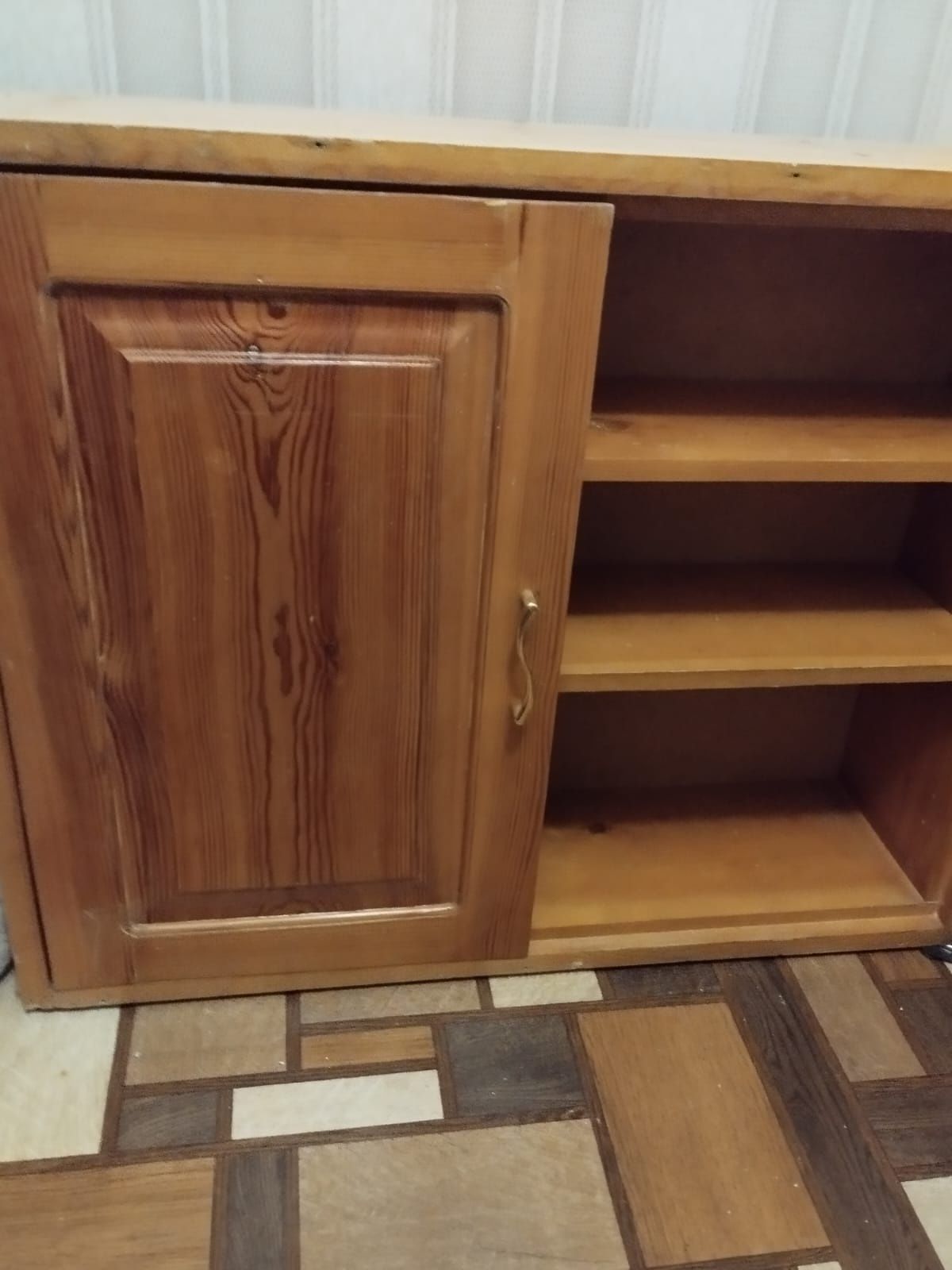 Продам шкаф деревянный
