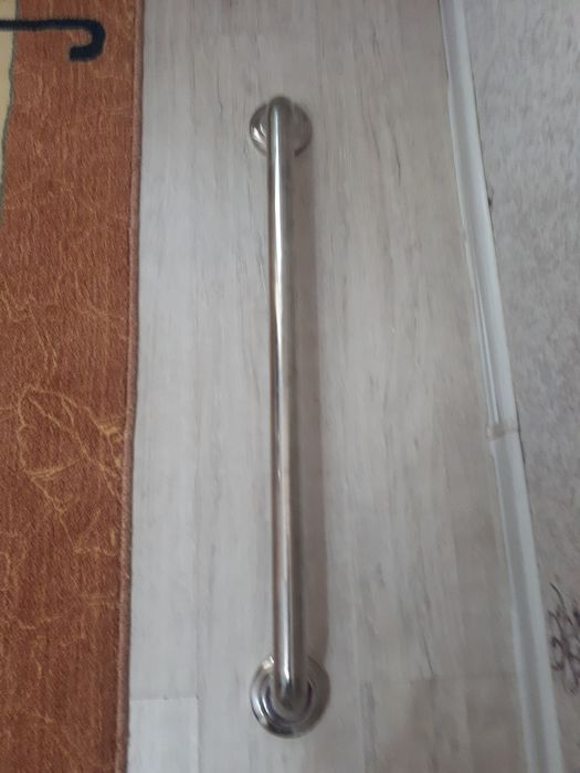 Продам поручни новые