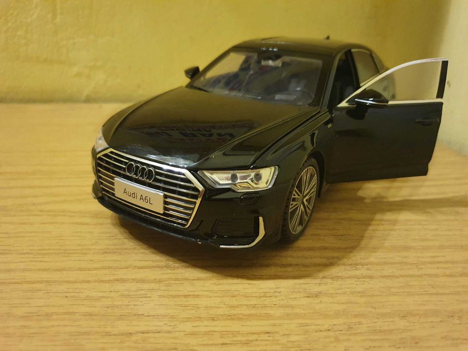 Macheta NOUA scara 1:18 Rolls Royce si Audi A6.