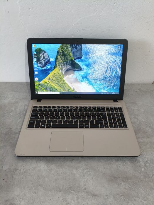 Ноутбук Asus. Core i3-5005U/DDR3 4Gb/SSD 240Gb
