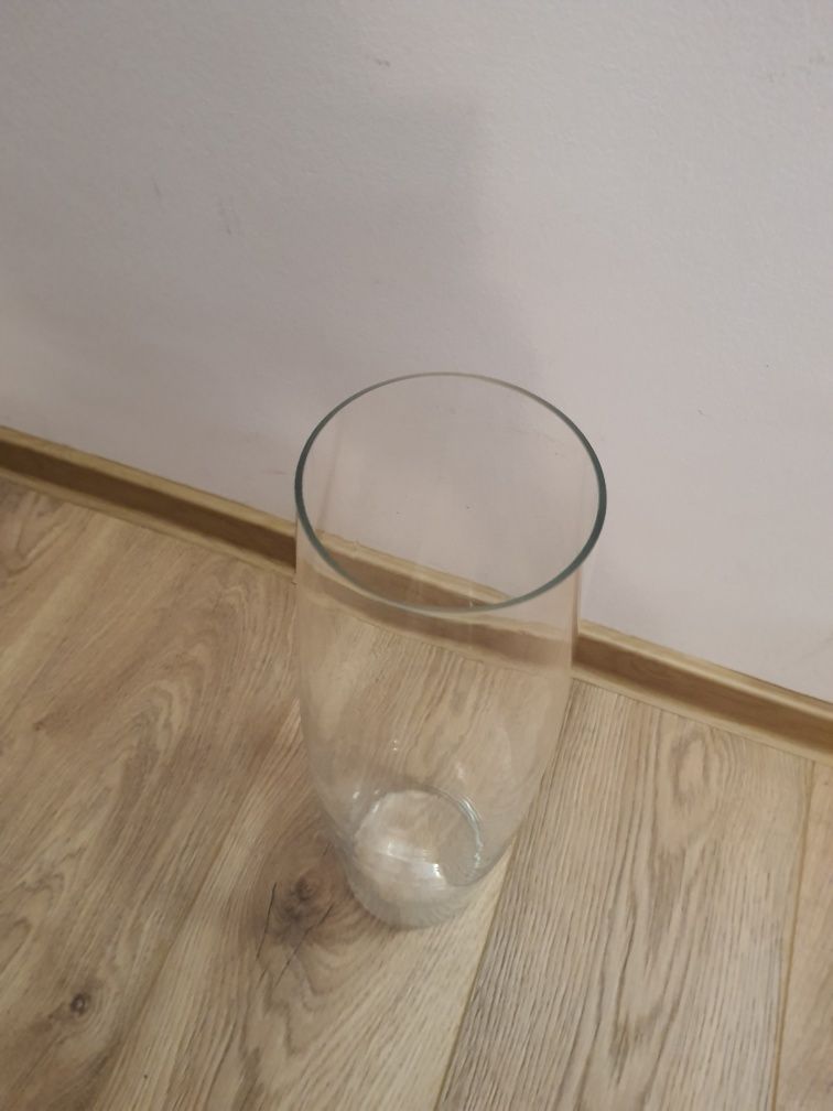 Vaza transparenta din sticla