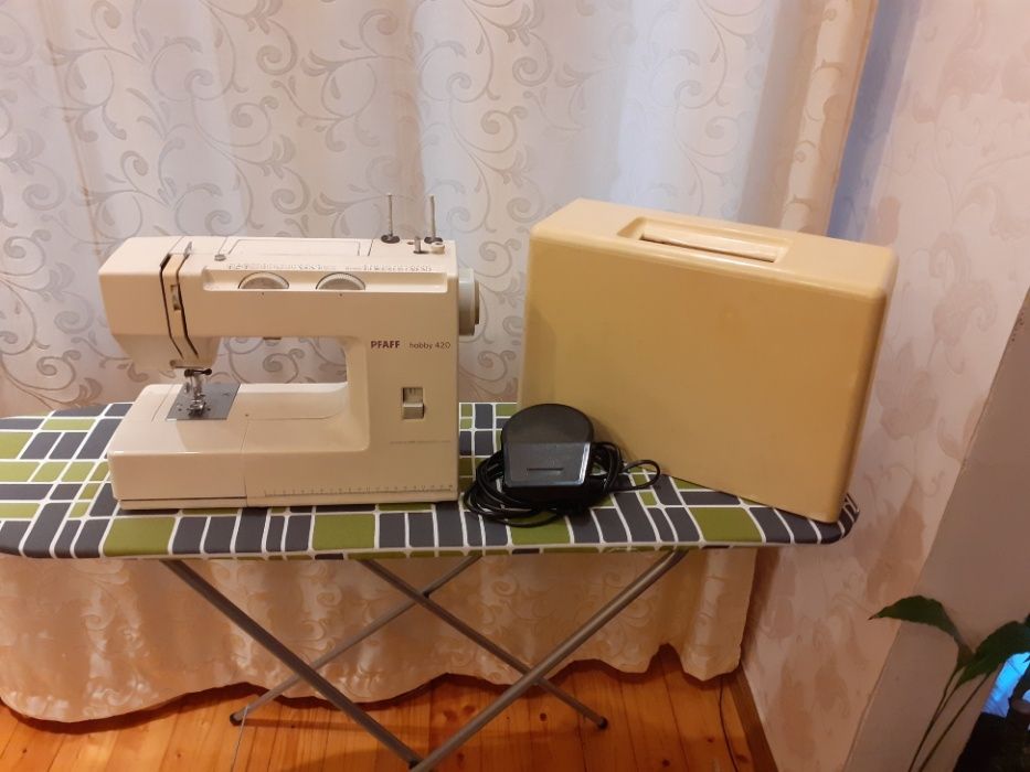 Продавам Шевна Машина PFAFF hobby 420