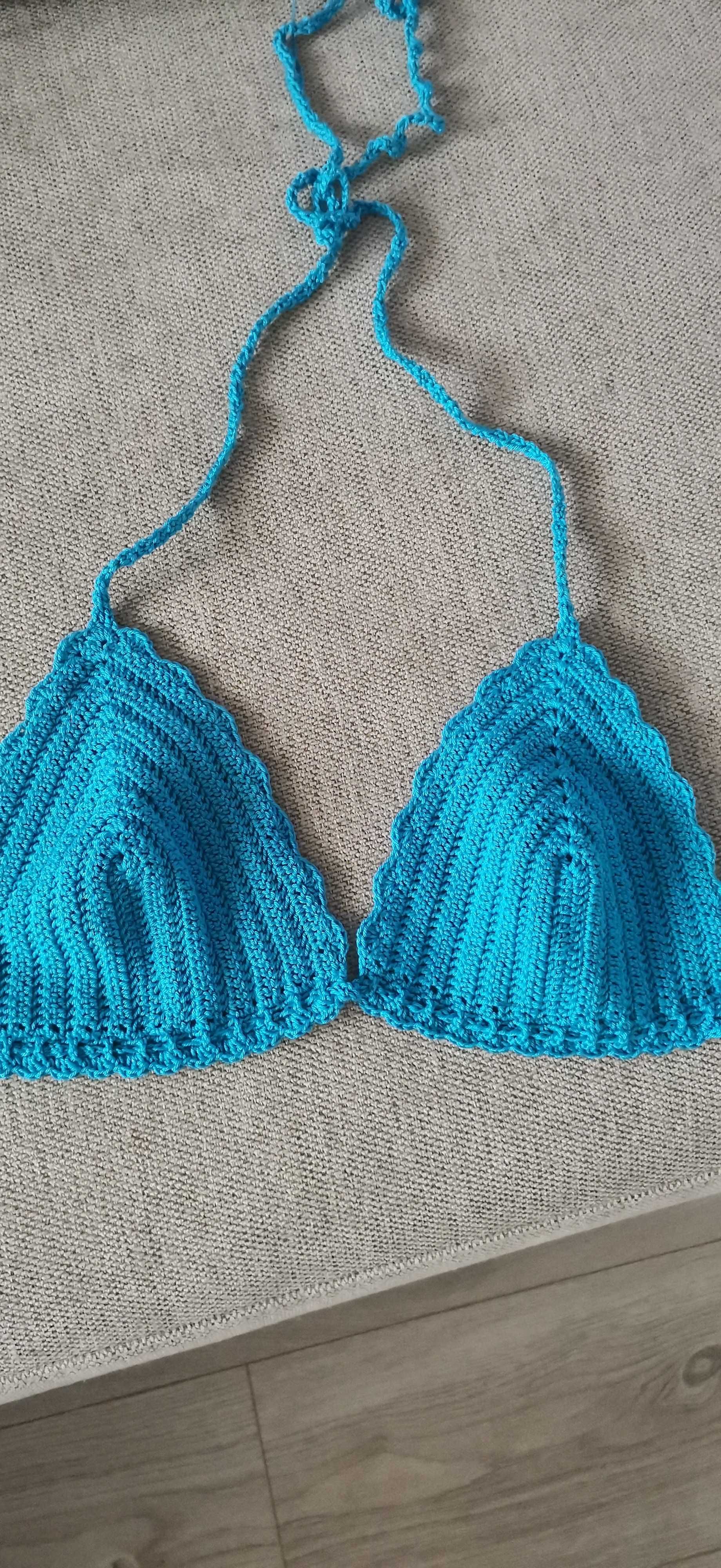 Costum de baie croșetat
