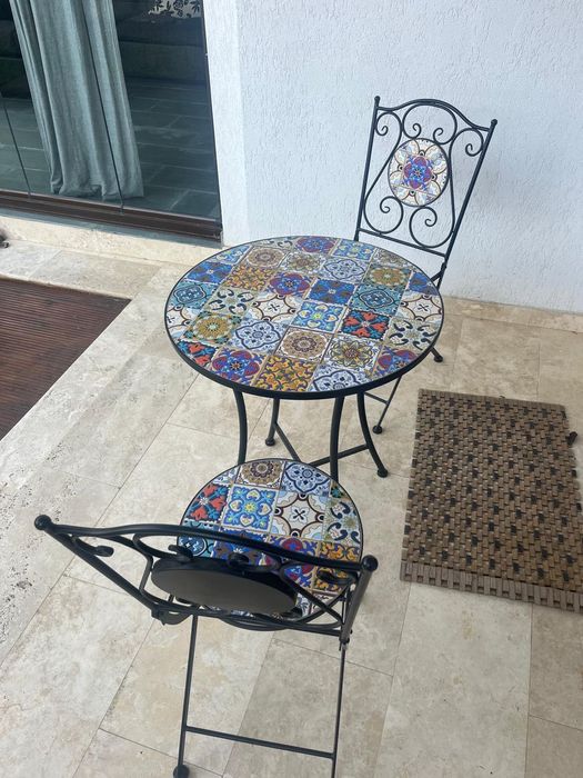 Masa cu 2 scaune din ceramica stil mozaic