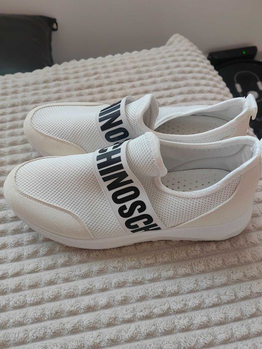 Продавам сникърси