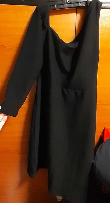 Rochie neagra Stradivarius