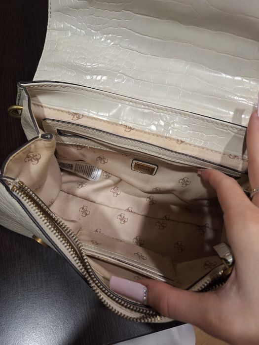 Geantă originala guess in stare perfecta