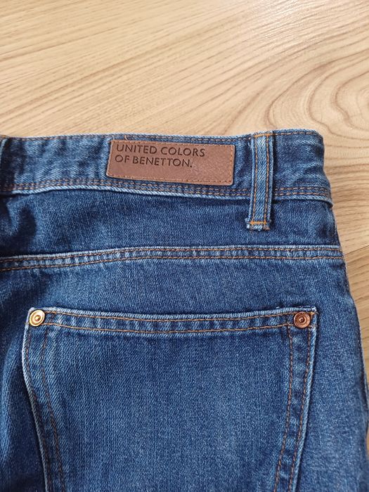 Запазени дънки на Benetton