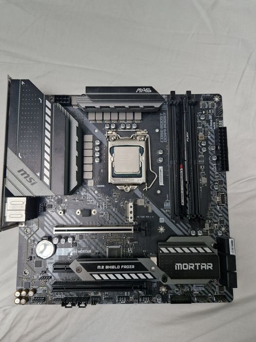 Procesor i7 10700f 2.9ghz + blaca baza b460m mortar + 32gb ram 3200mhz