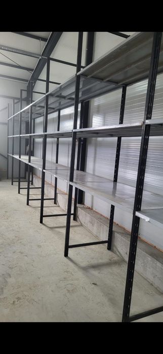 Rafturi metalice depozitare marfă