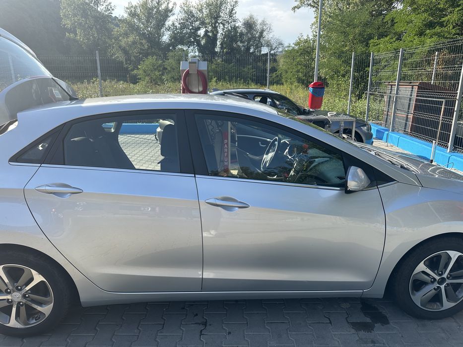 Hyundai i30 1.6 CRDI DPF 5DR MT Highway.