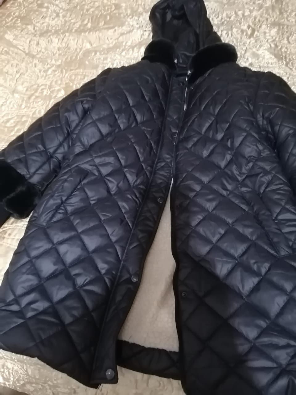 Продам куртку зимняя)))