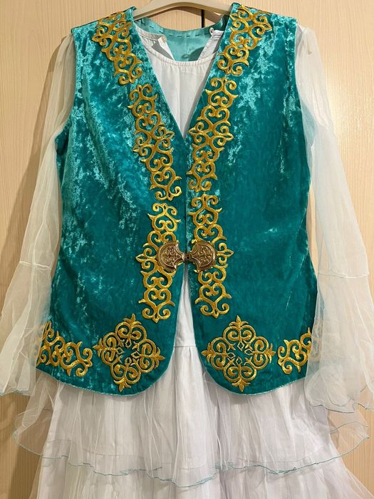 Национальное платье и камзол