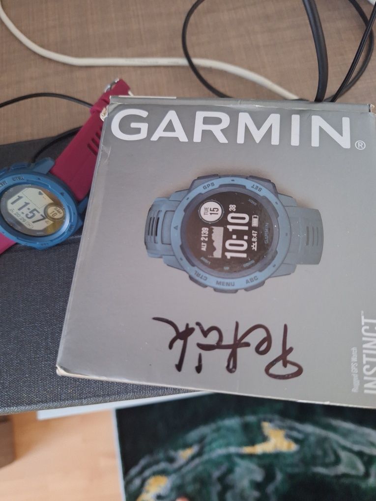 Garmin instict..