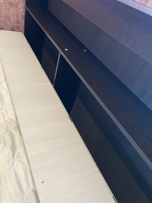 Кровать с матрасом в хорошем состояние